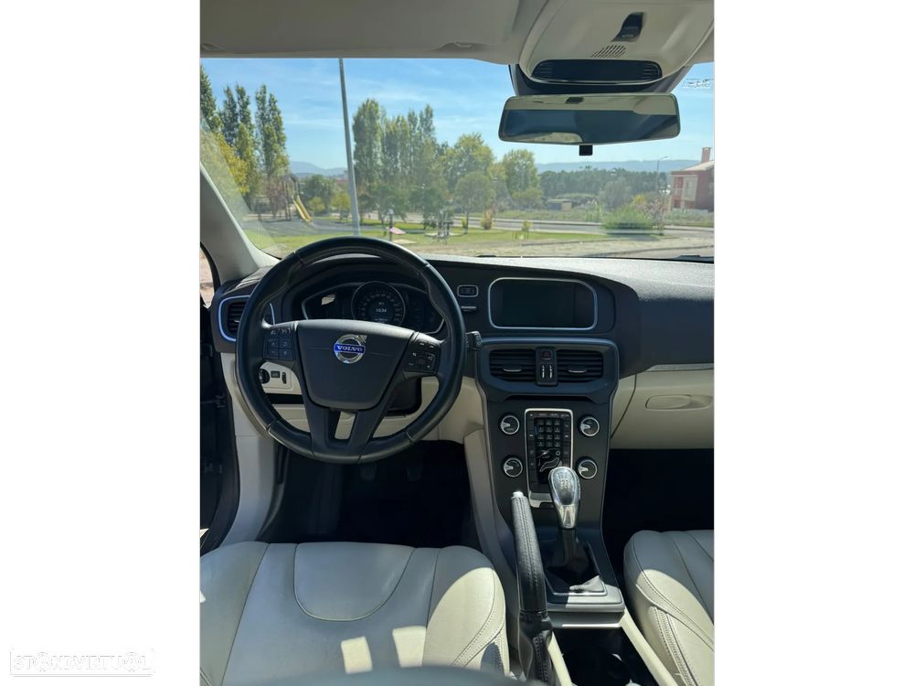 Volvo V40 1.6 D2 Summum - 19
