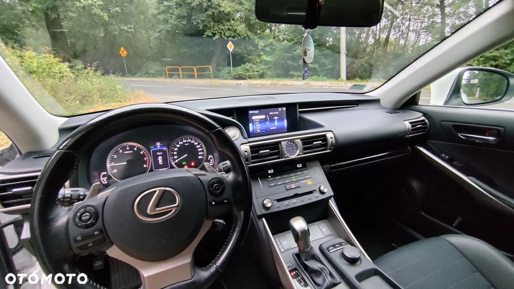 Lexus IS 200t Elite - 10