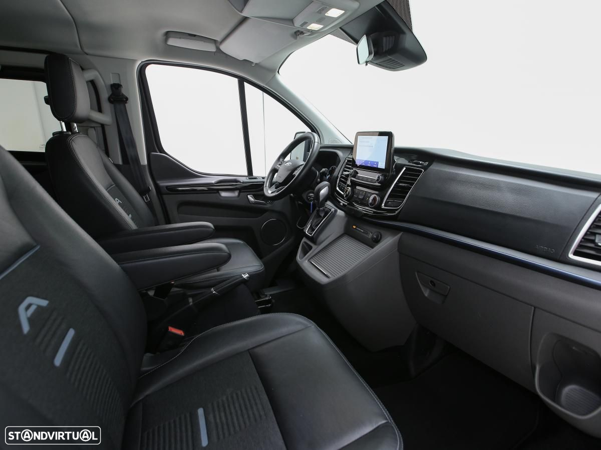 Ford Tourneo Custom - 12