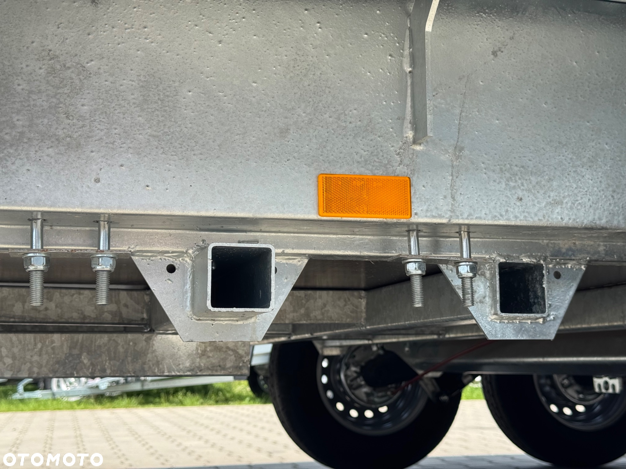 Niewiadów KN401835T - 400 x 185 cm | 2570kg ładowności | trap stalowy | 3-osiowa budowlanka - 10