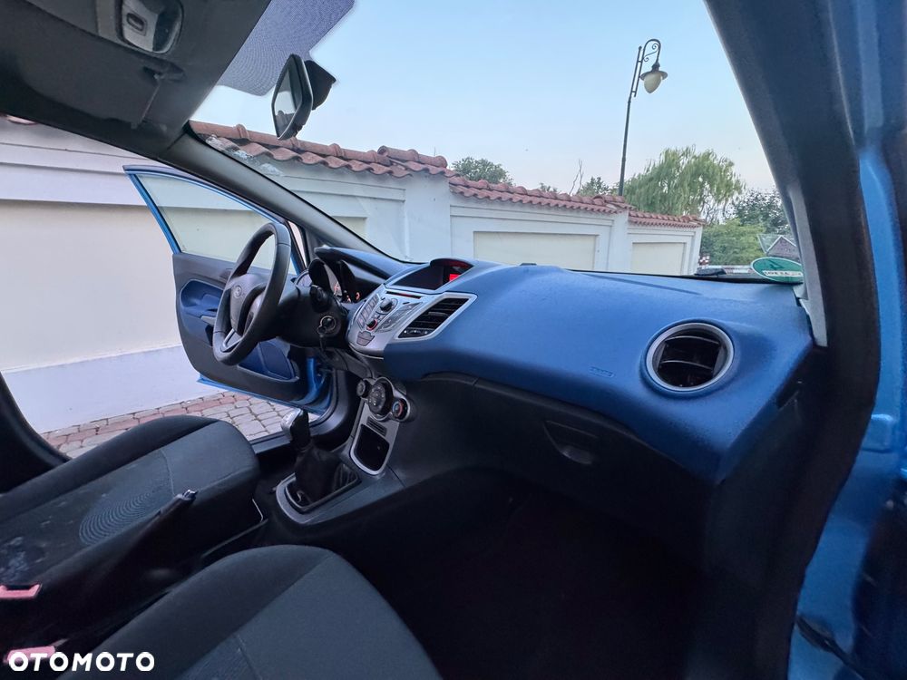 Ford Fiesta - 24