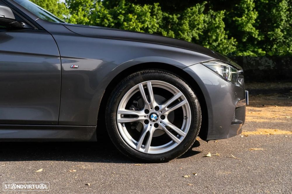 BMW 318 d Pack Desportivo M Auto - 37
