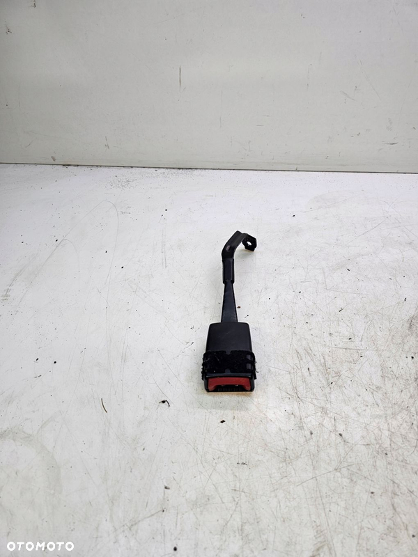 ZAPINKA PASA PRAWA A3 8P LIFT 8P0857756