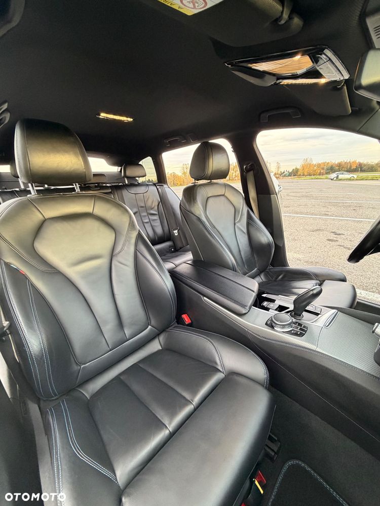 BMW Seria 5 520d xDrive - 17