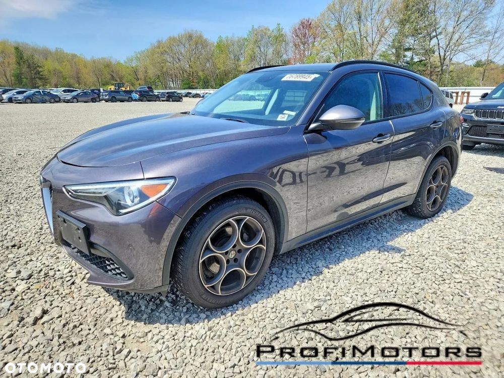 Alfa Romeo Stelvio - 1