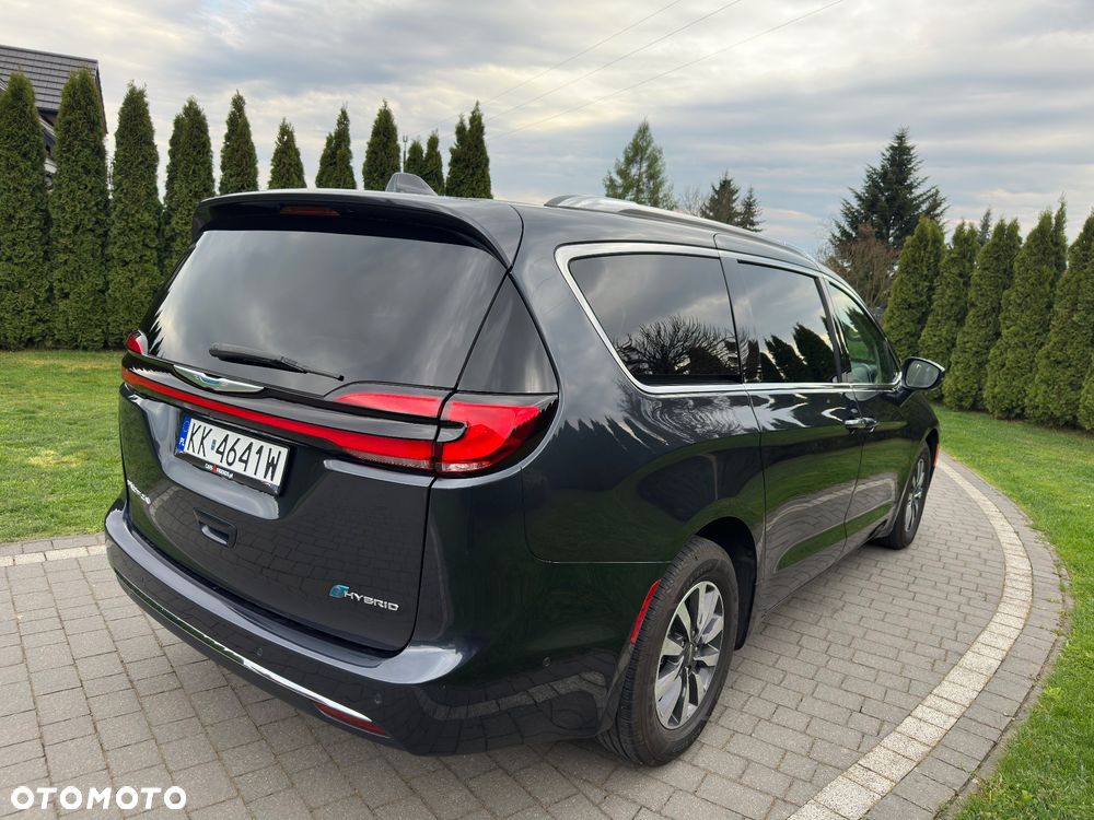 Chrysler Pacifica - 4