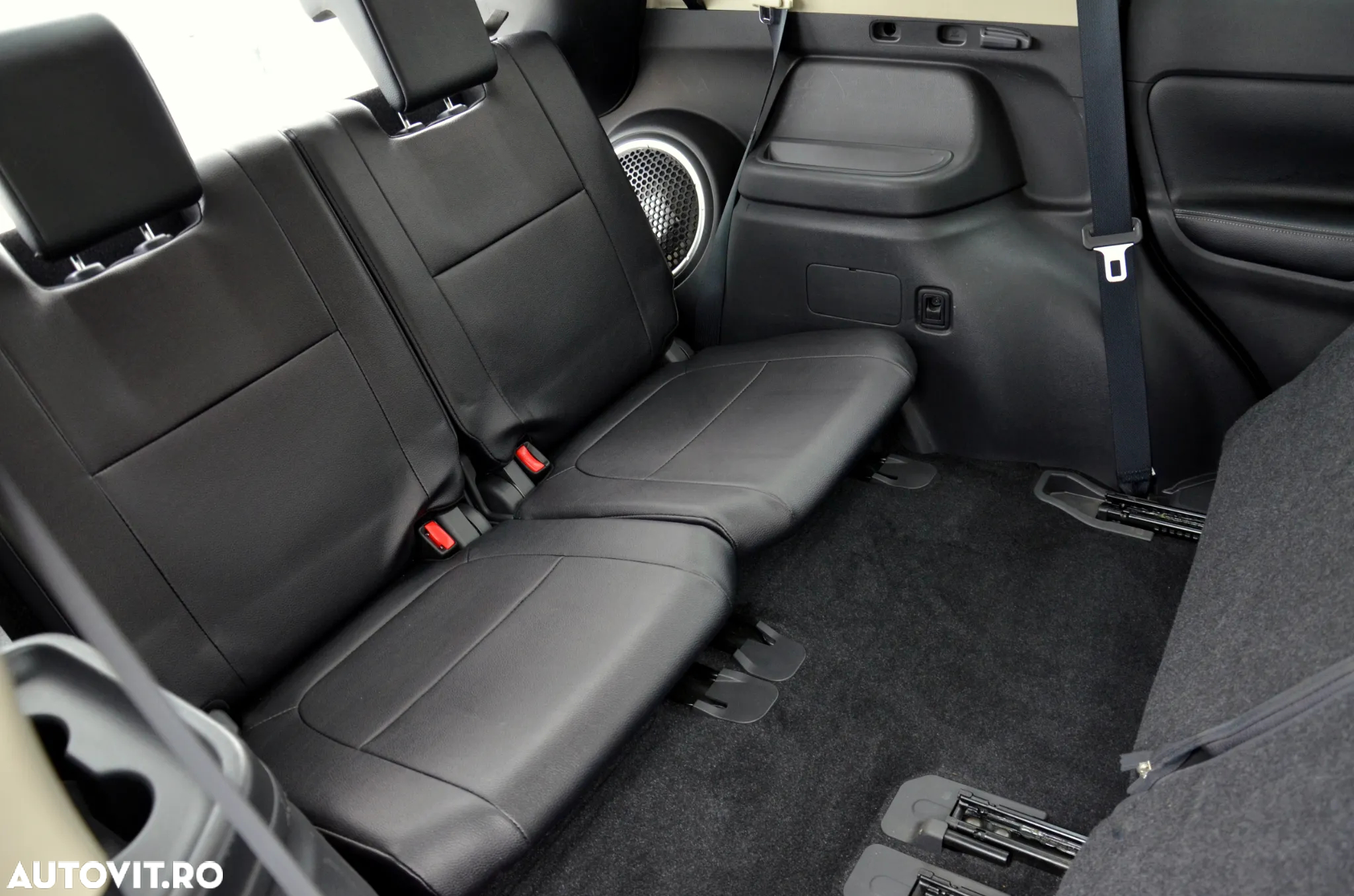 Mitsubishi Outlander 2.2 DI-D 4WD Automatik Diamant Edition+ - 8