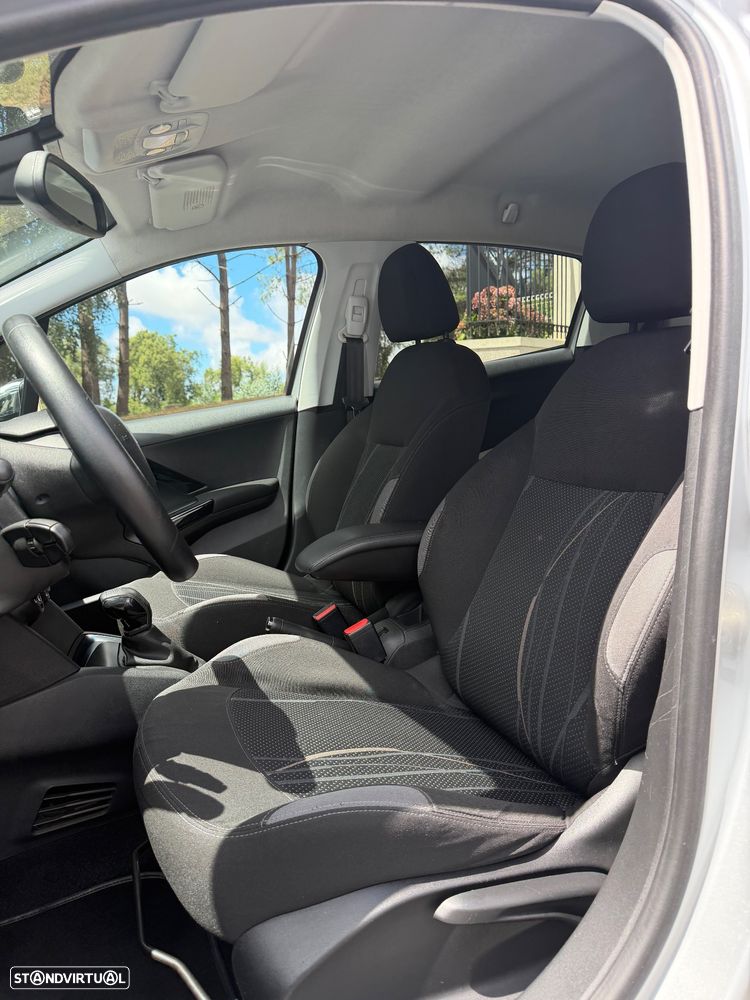 Peugeot 208 1.4 HDi Active - 11