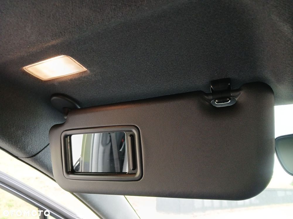 Toyota Corolla 2.0 Hybrid Trek - 39