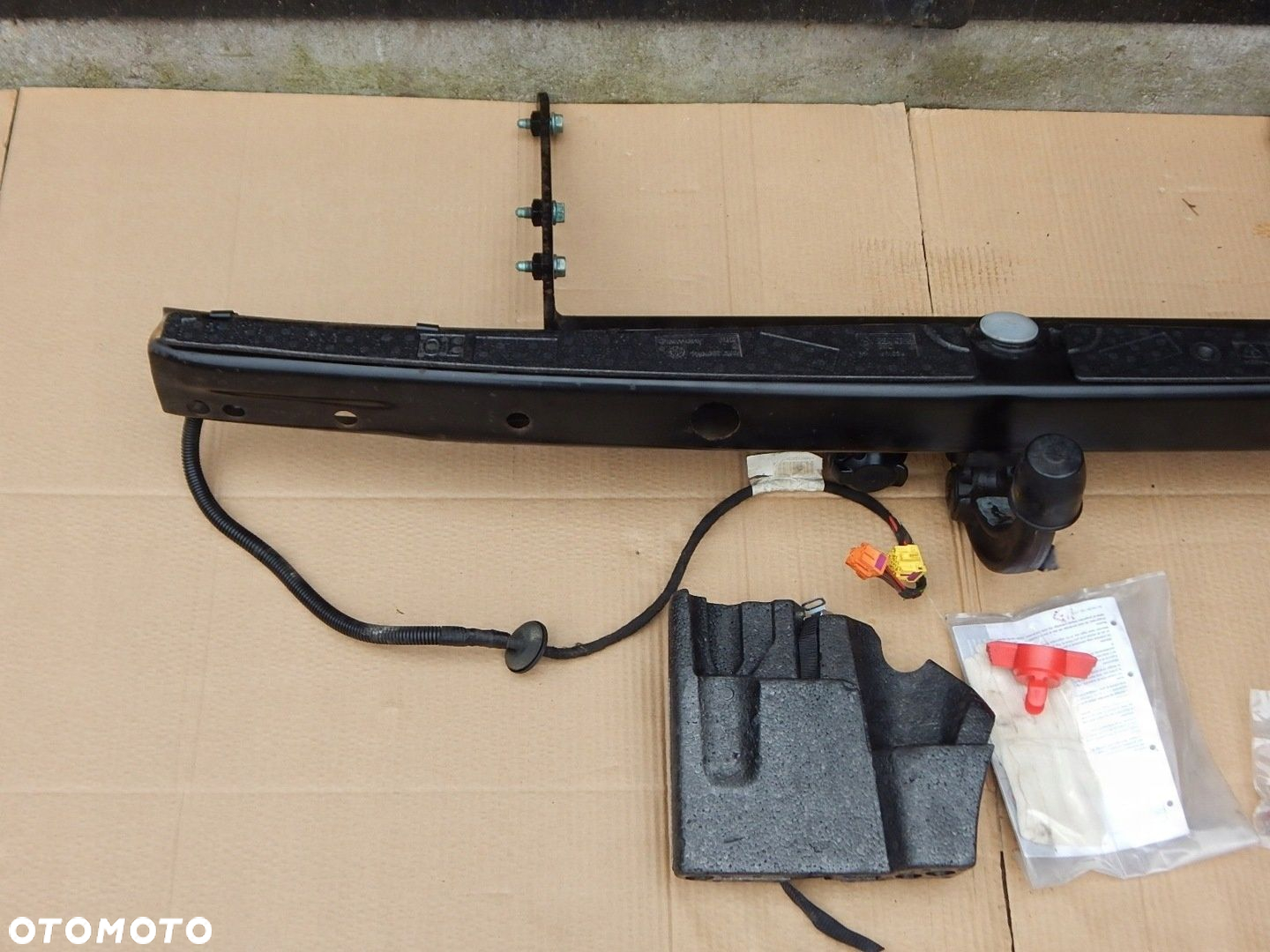 VW T5 hak holowniczy WESTFALIA 7H0803881A - 3