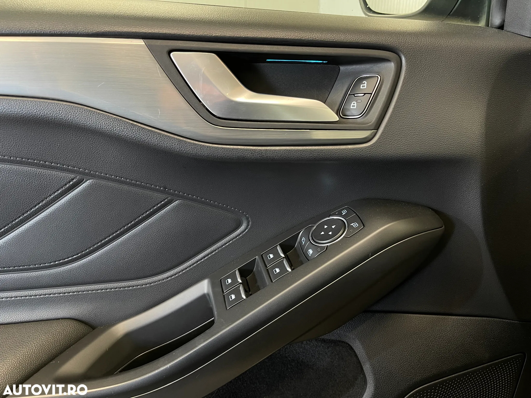 Ford Focus Turnier 2.0 EcoBlue Start-Stopp-System Aut. TITANIUM - 21