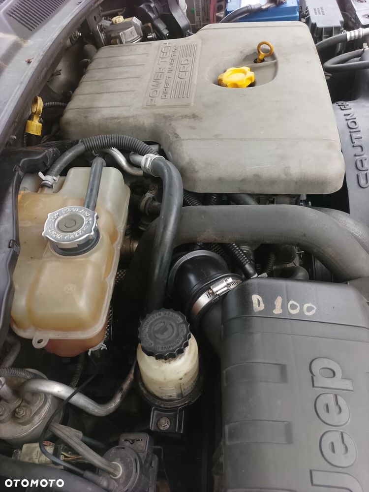 Jeep Cherokee - 33