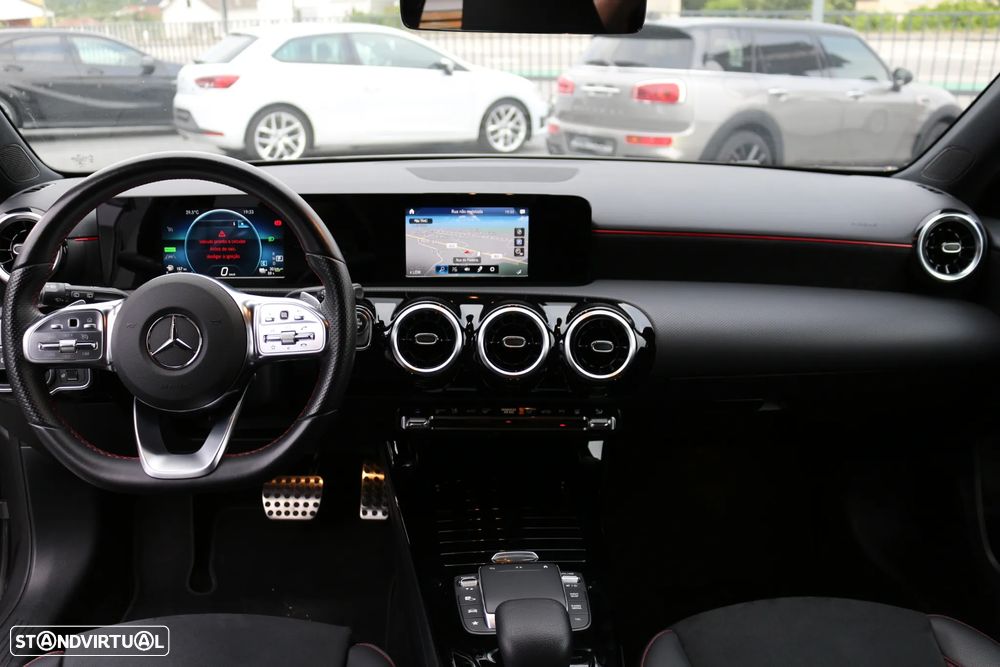 Mercedes-Benz A 250 e 8G-DCT AMG Line - 14