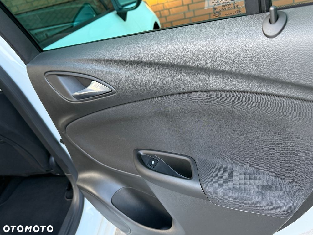 Opel Astra 1.6 D Start/Stop 120 Jahre - 20