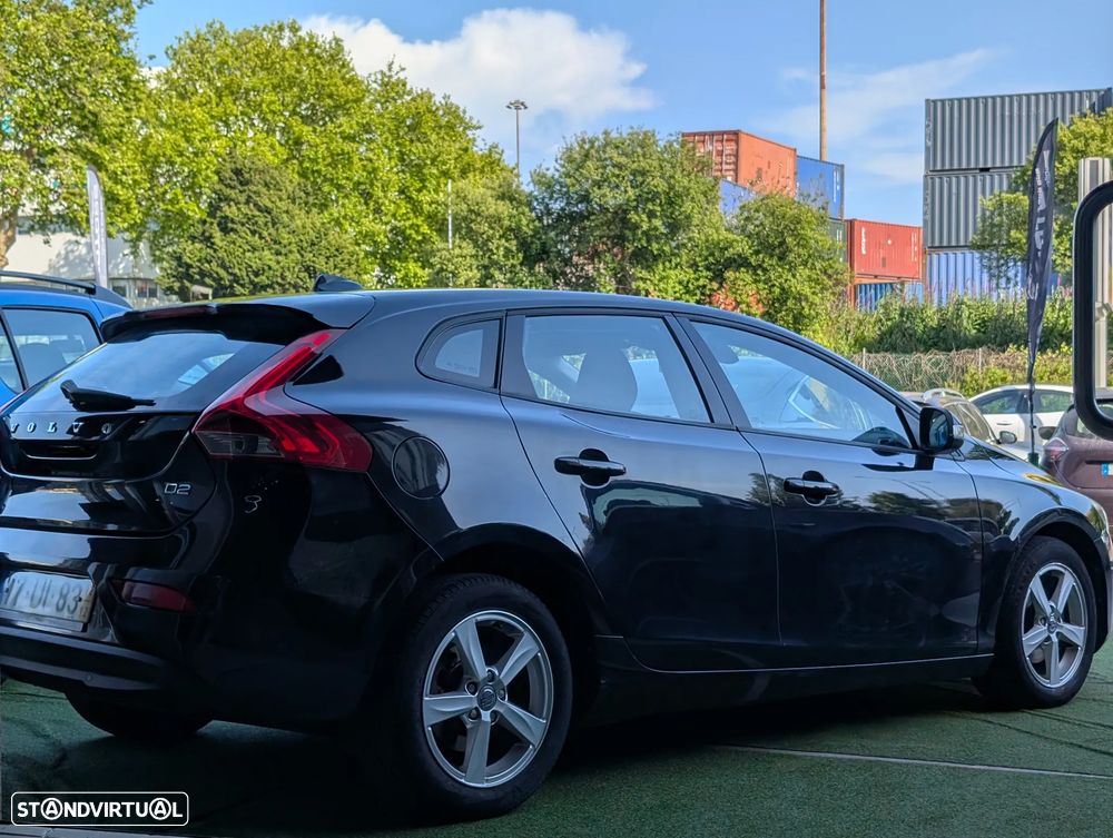 Volvo V40 D2 Momentum - 3