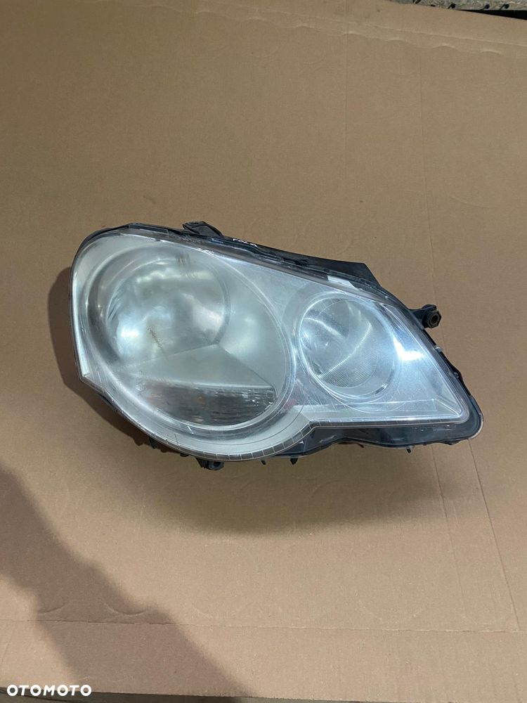 LAMPA PRAWA PRZÓD PRZEDNIA EUROPA VW POLO IV 9N2 9N LIFT EUROPA - 1