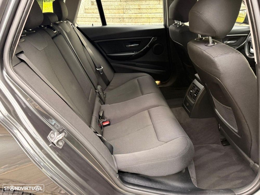 BMW 320 d Touring EfficientDynamics - 15