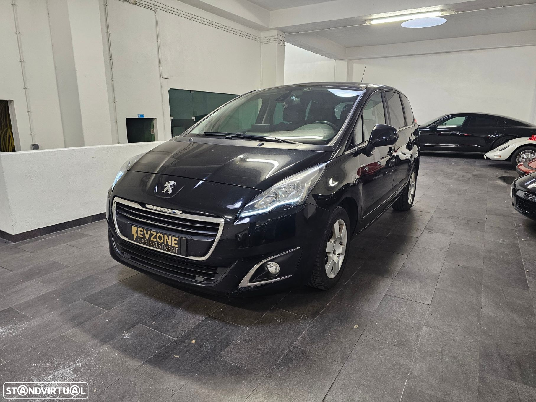 Peugeot 5008 1.6 BlueHDi Style EAT6 - 4