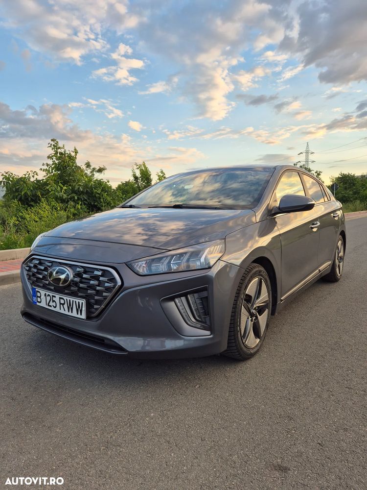 Hyundai IONIQ - 13