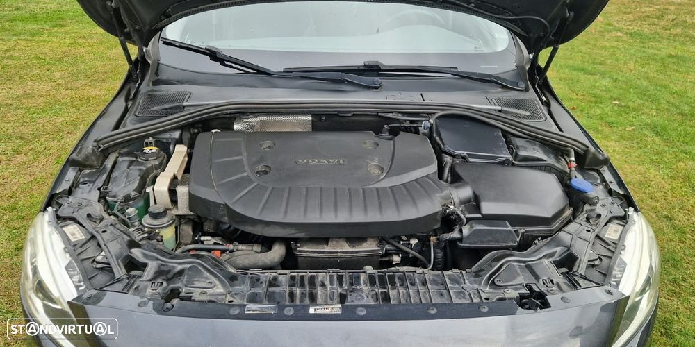 Volvo V60 2.4 D6 Momentum AWD Phev - 17