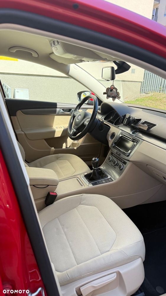 Volkswagen Passat 2.0 TDI Comfortline - 6
