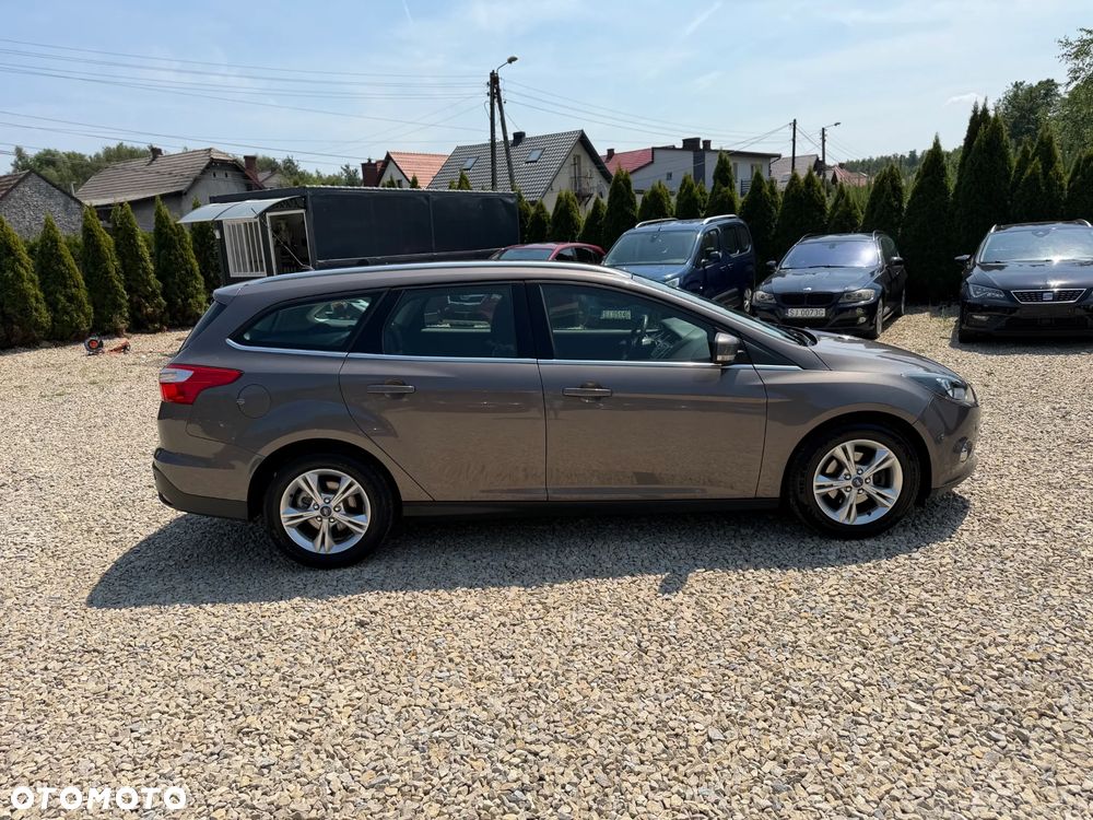 Ford Focus 1.6 TDCi DPF Champions Edition - 6