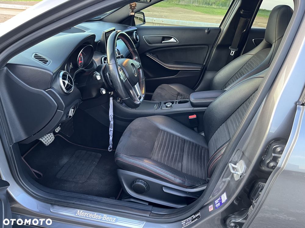 Mercedes-Benz GLA 200 (CDI) d 4Matic 7G-DCT AMG Line - 14