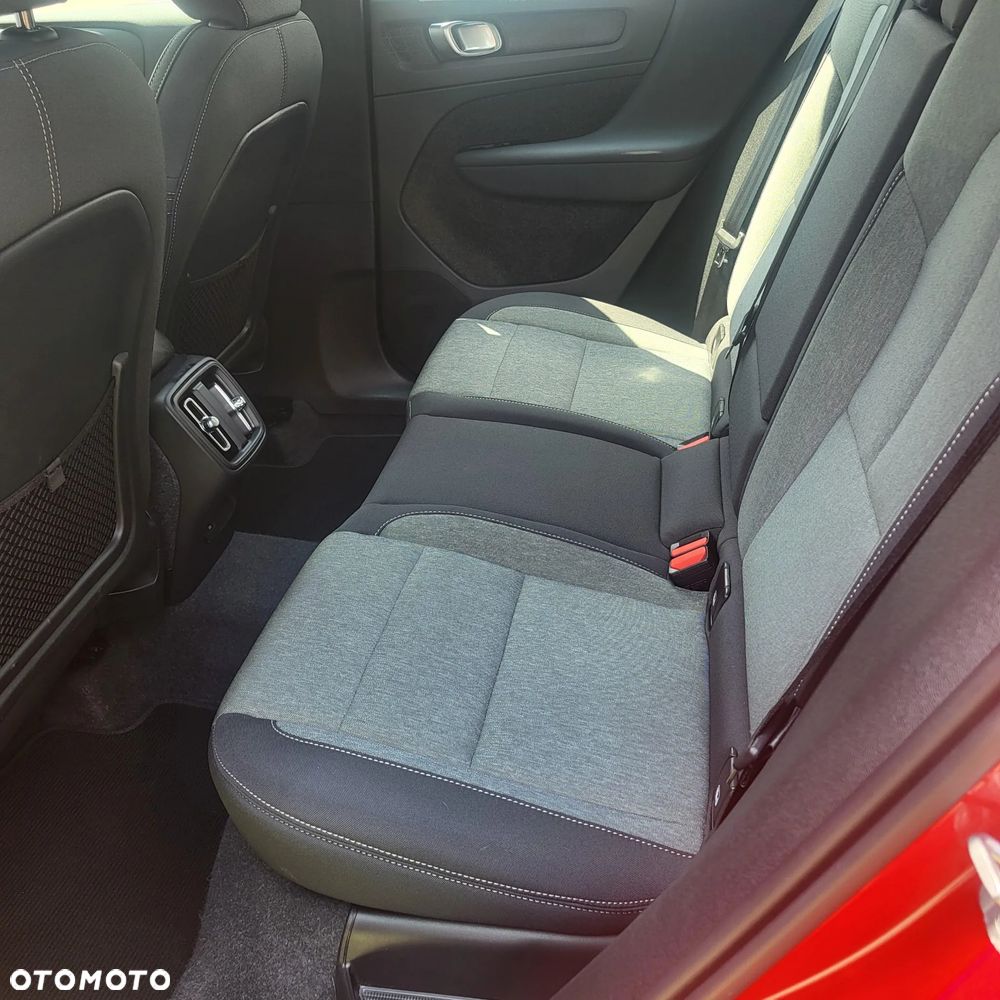 Volvo XC 40 B3 Plus Dark - 11