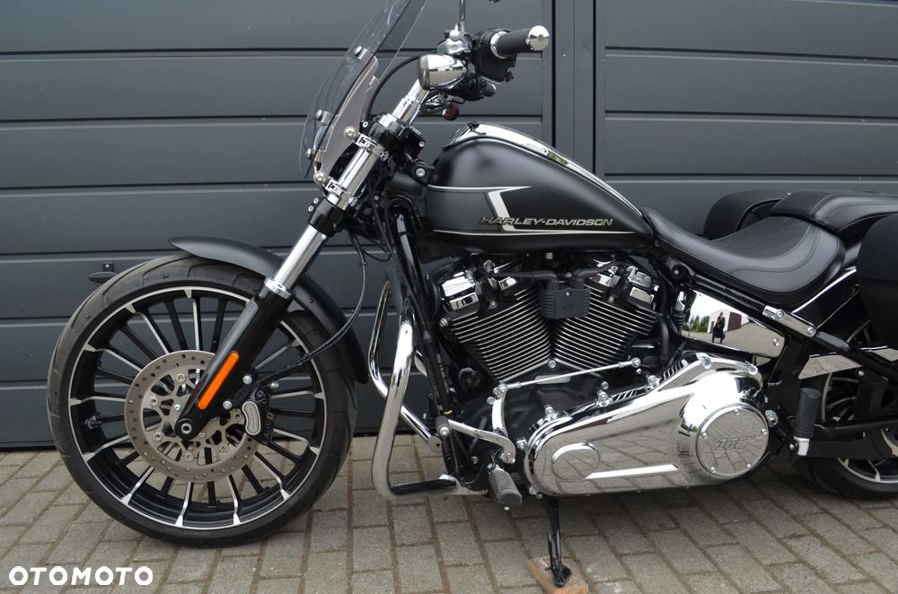 Harley-Davidson FXSB Breakout - 18