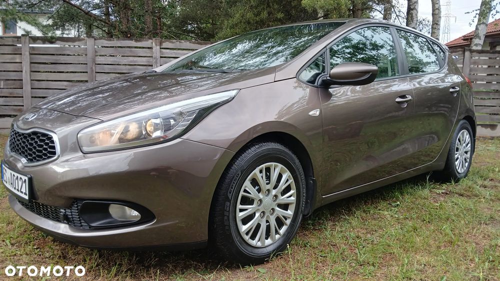 Kia Ceed - 12
