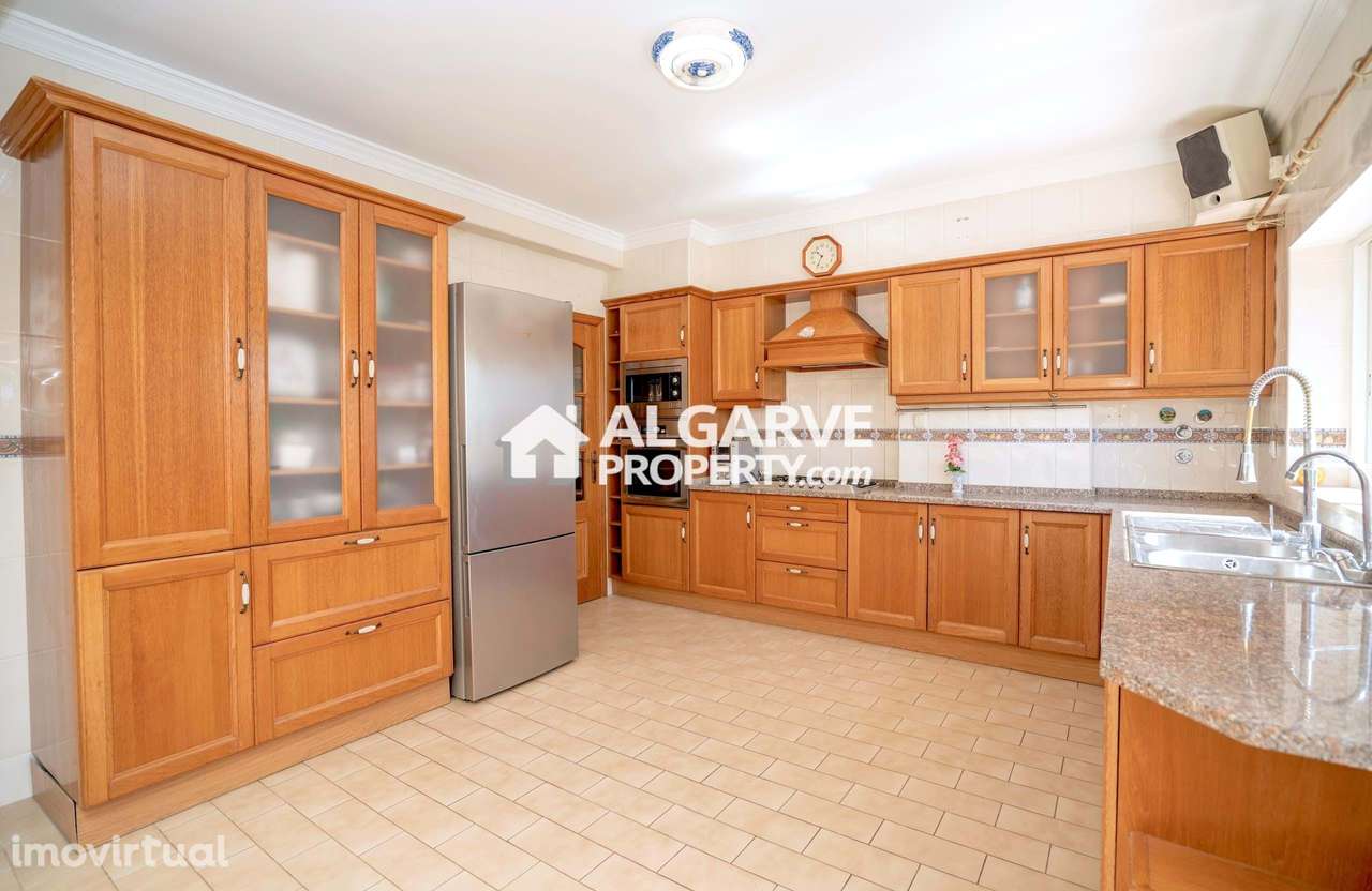 Moradia V4 perto de Faro - Descubra o seu refúgio ideal no coração do - Grande imagem: 3/35