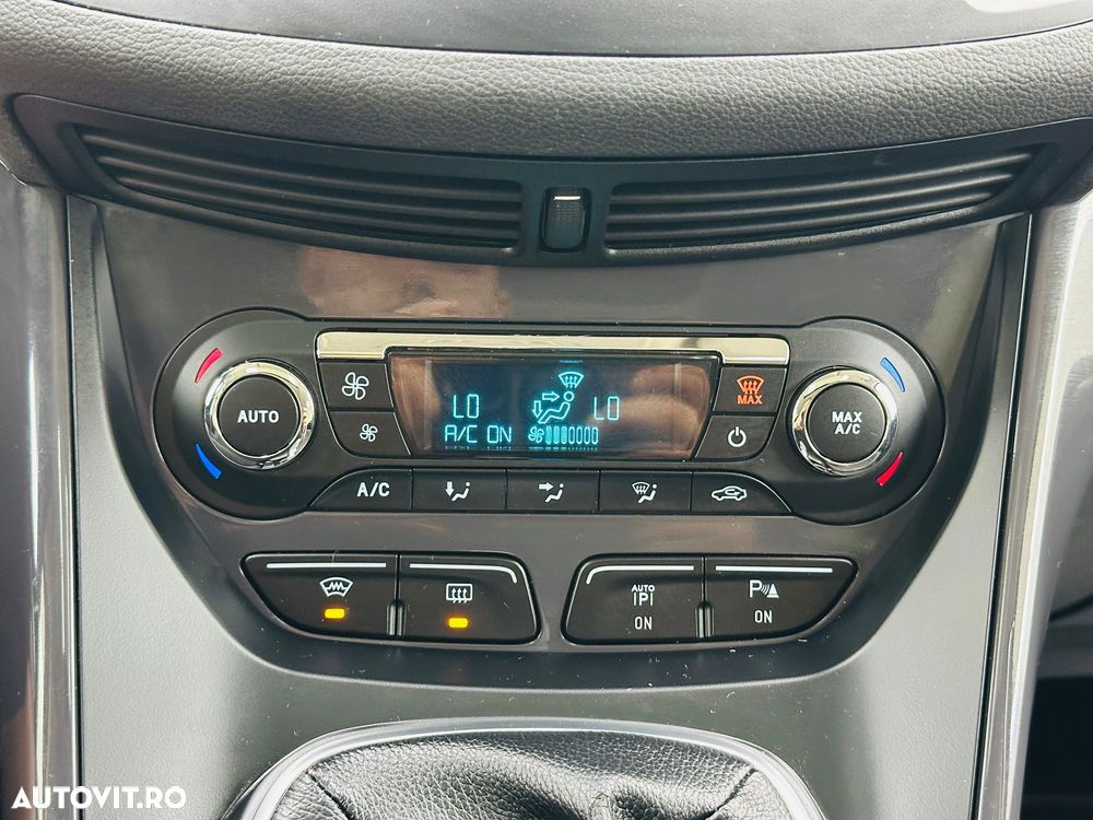 Ford Kuga - 33
