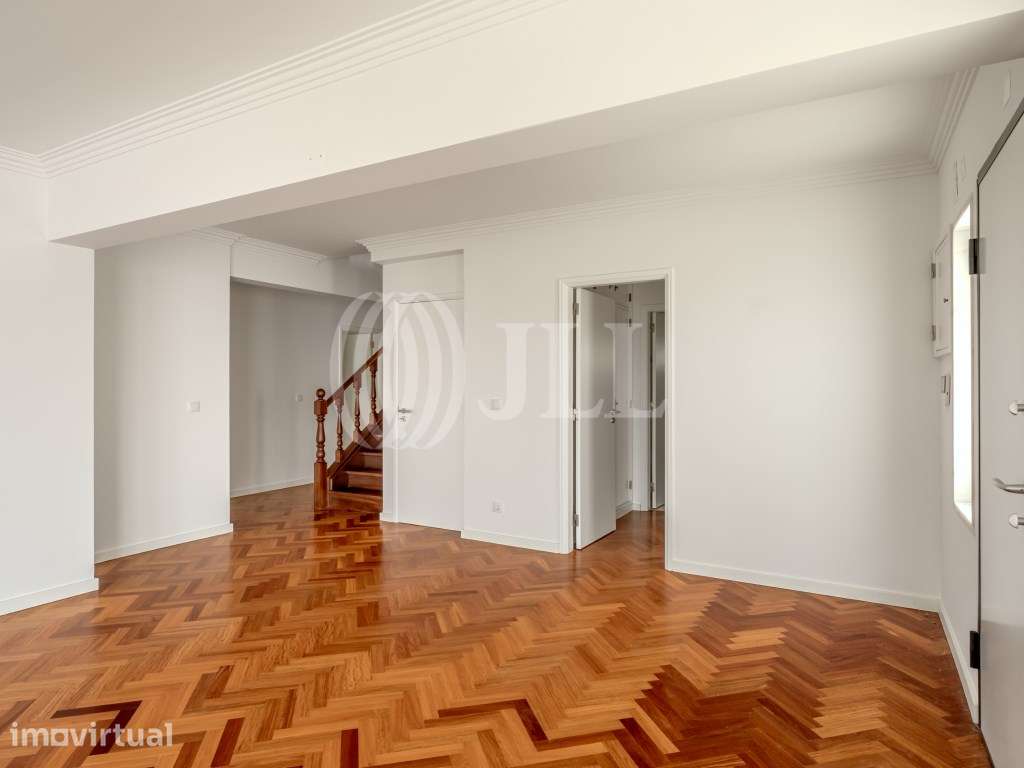 Moradia triplex, em São João das Lampas, Sintra - Grande imagem: 5/34