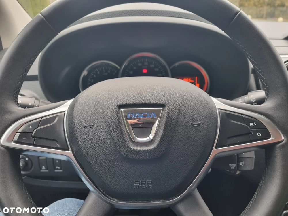 Dacia Lodgy 1.6 SCe Laureate S&S - 11