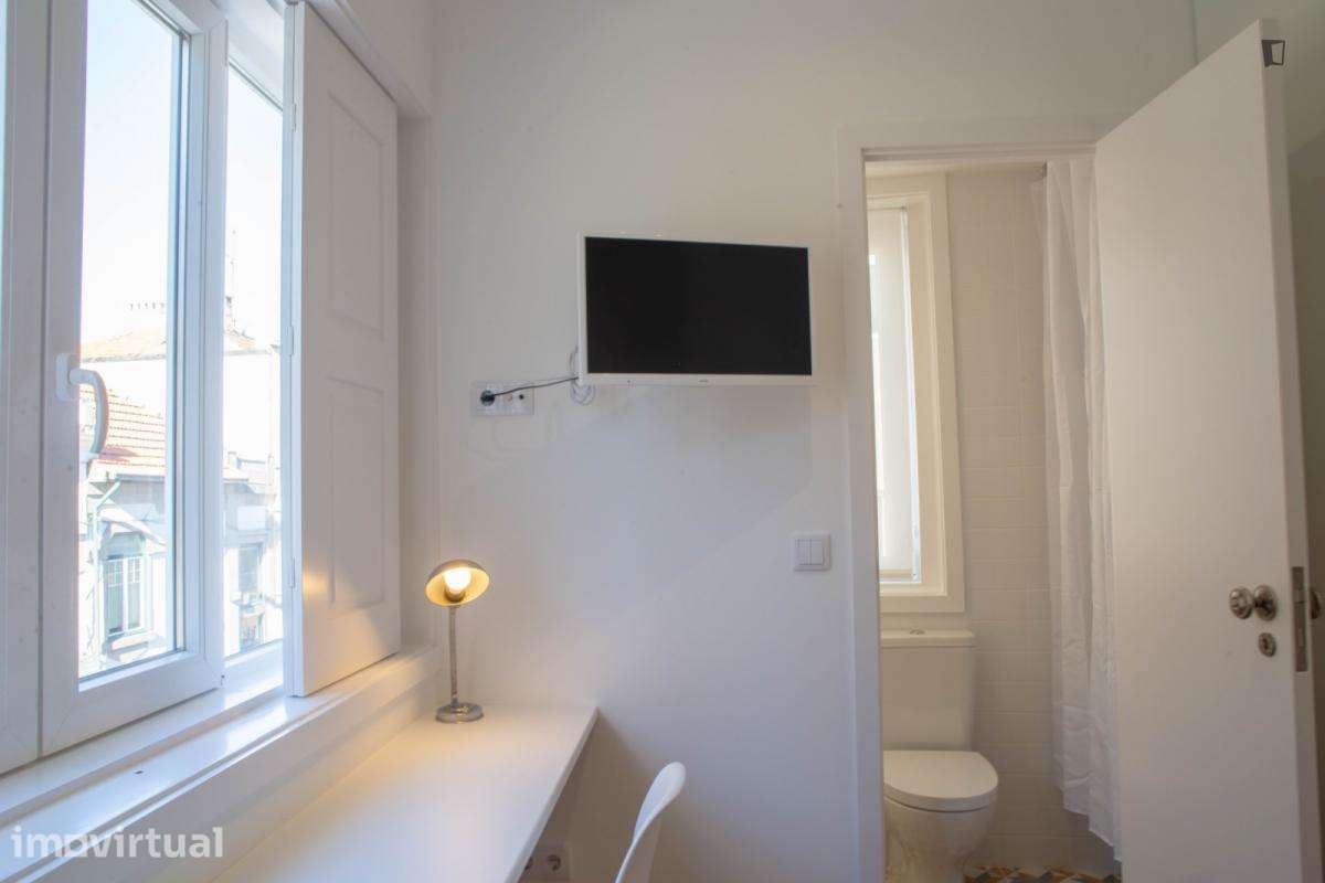 Quarto - localizado em Paranhos Porto - Grande imagem: 3/33