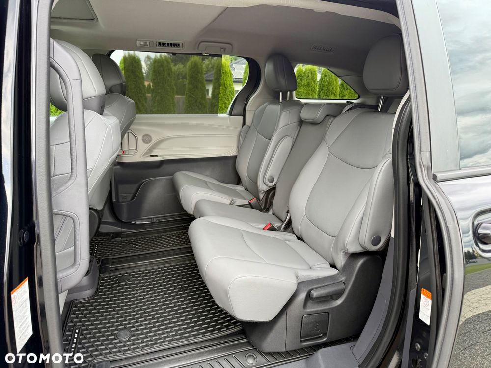 Toyota Sienna - 19
