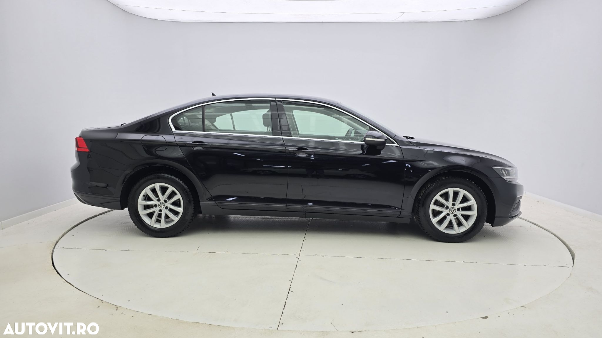 Volkswagen Passat 2.0 TDI DSG Comfortline - 5