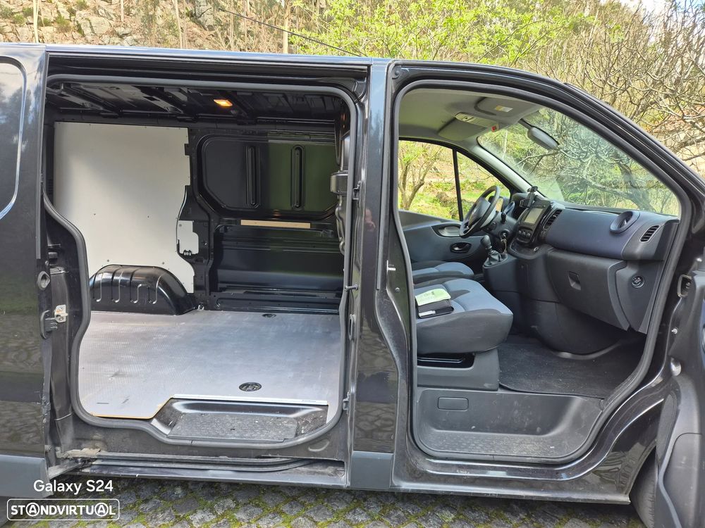 Opel Vivaro - 8