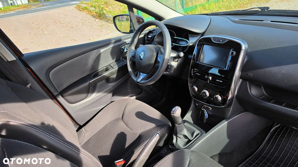 Renault Clio 1.2 16V 75 Experience - 5