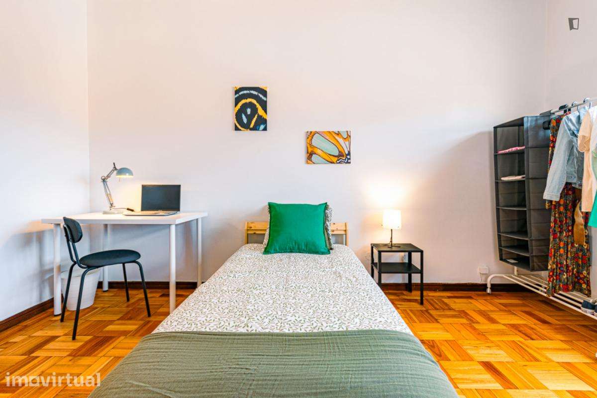 Quarto - localizado em Ramalde Porto - Grande imagem: 2/14