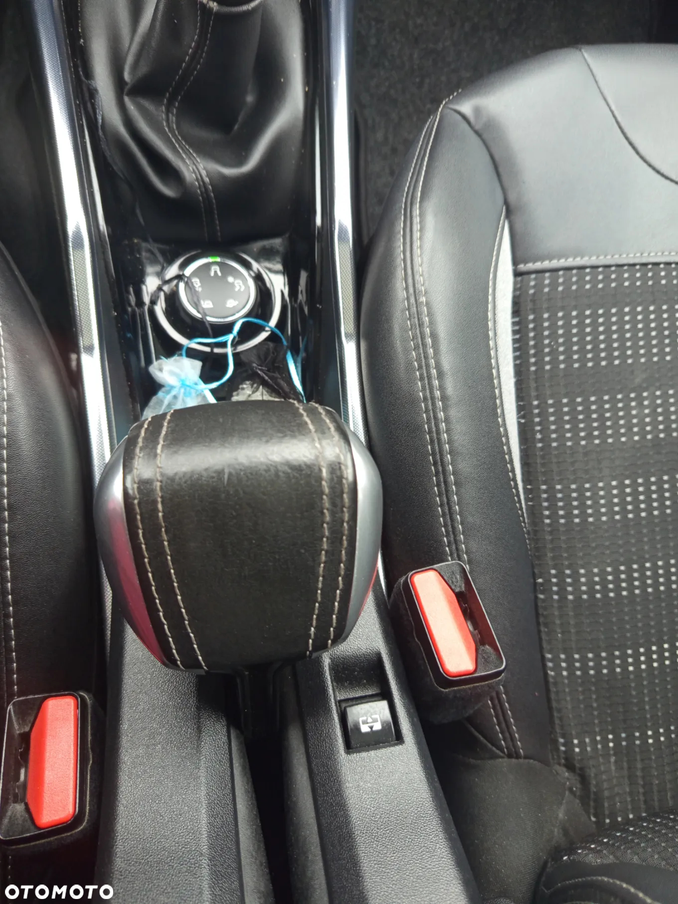 Peugeot 2008 1.6 e-HDi Allure S&S - 18