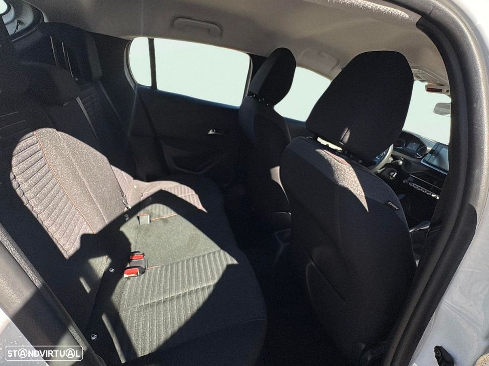 Peugeot 208 1.2 PureTech SE Style - 16