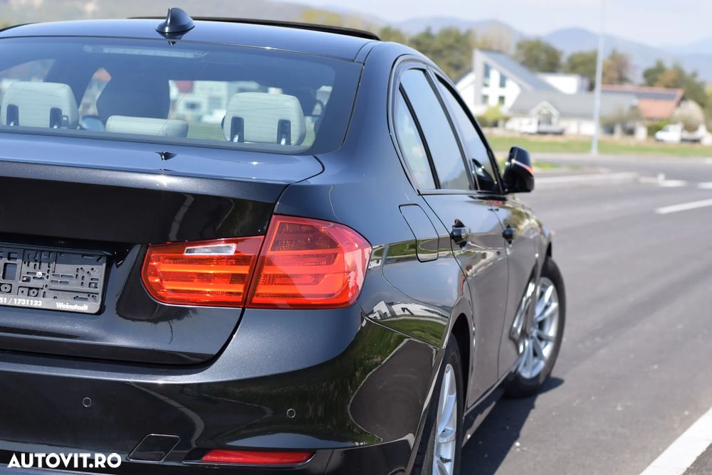 BMW Seria 3 320d Sport-Aut. Sport Line - 33