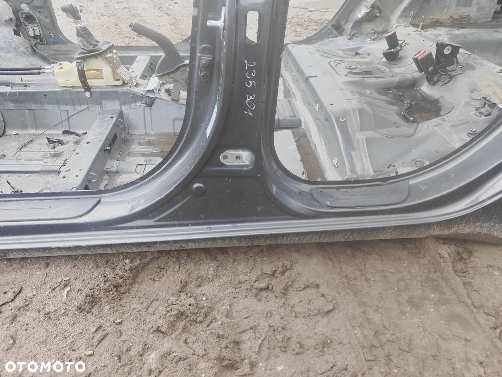 PRÓG LEWY + SŁUPEK ŚRODKOWY KIA CEED II KOMBI BE - 3