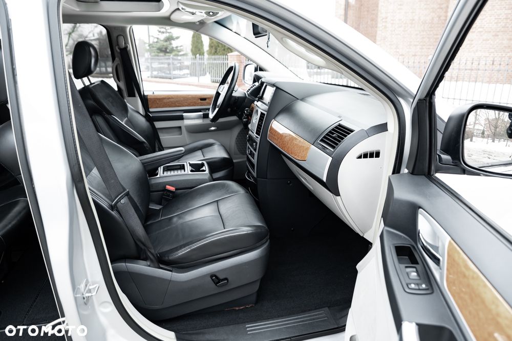 Chrysler Grand Voyager 2.8 CRD Limited - 24