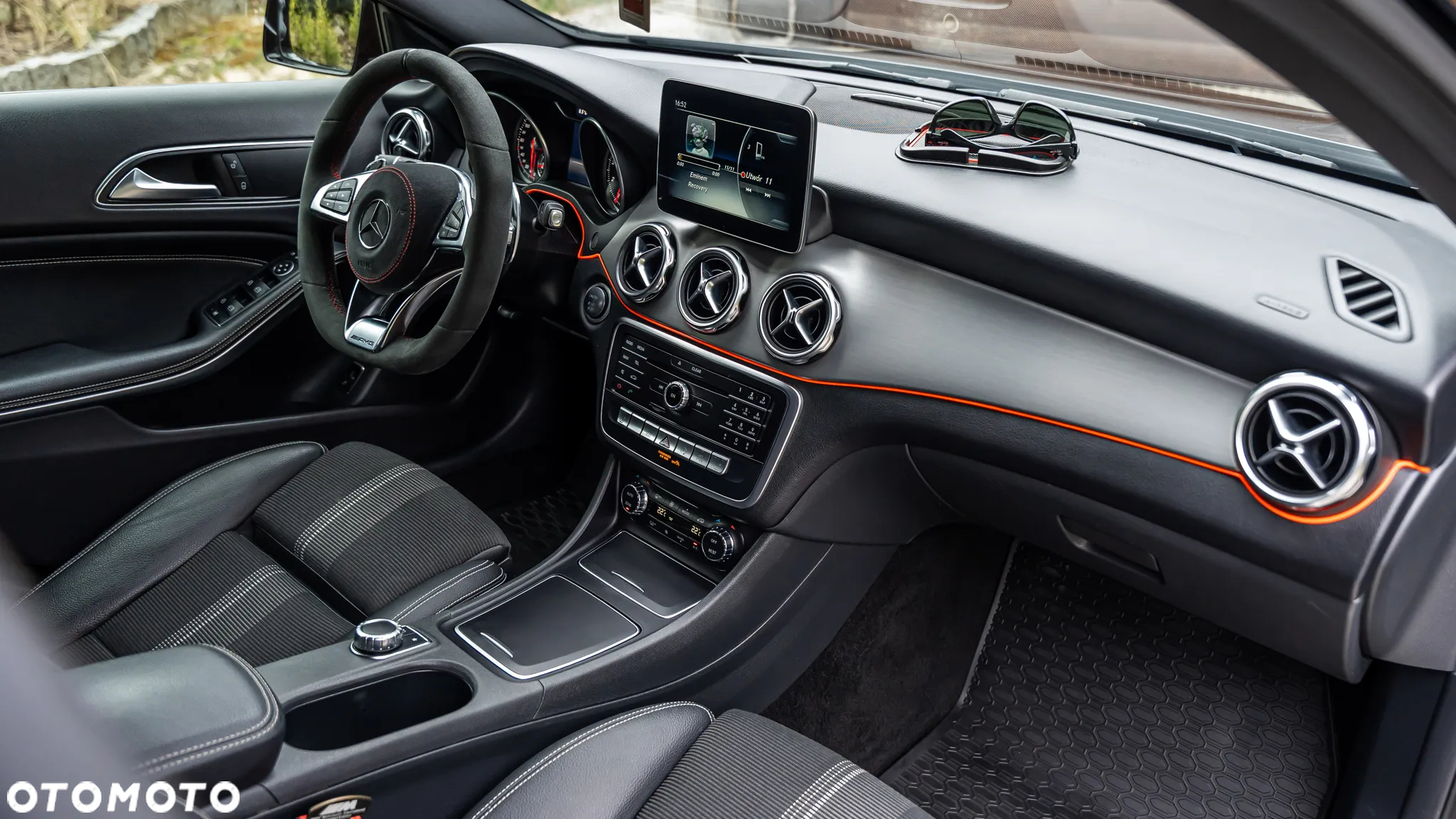 Mercedes-Benz GLA 200 7G-DCT AMG Line - 11