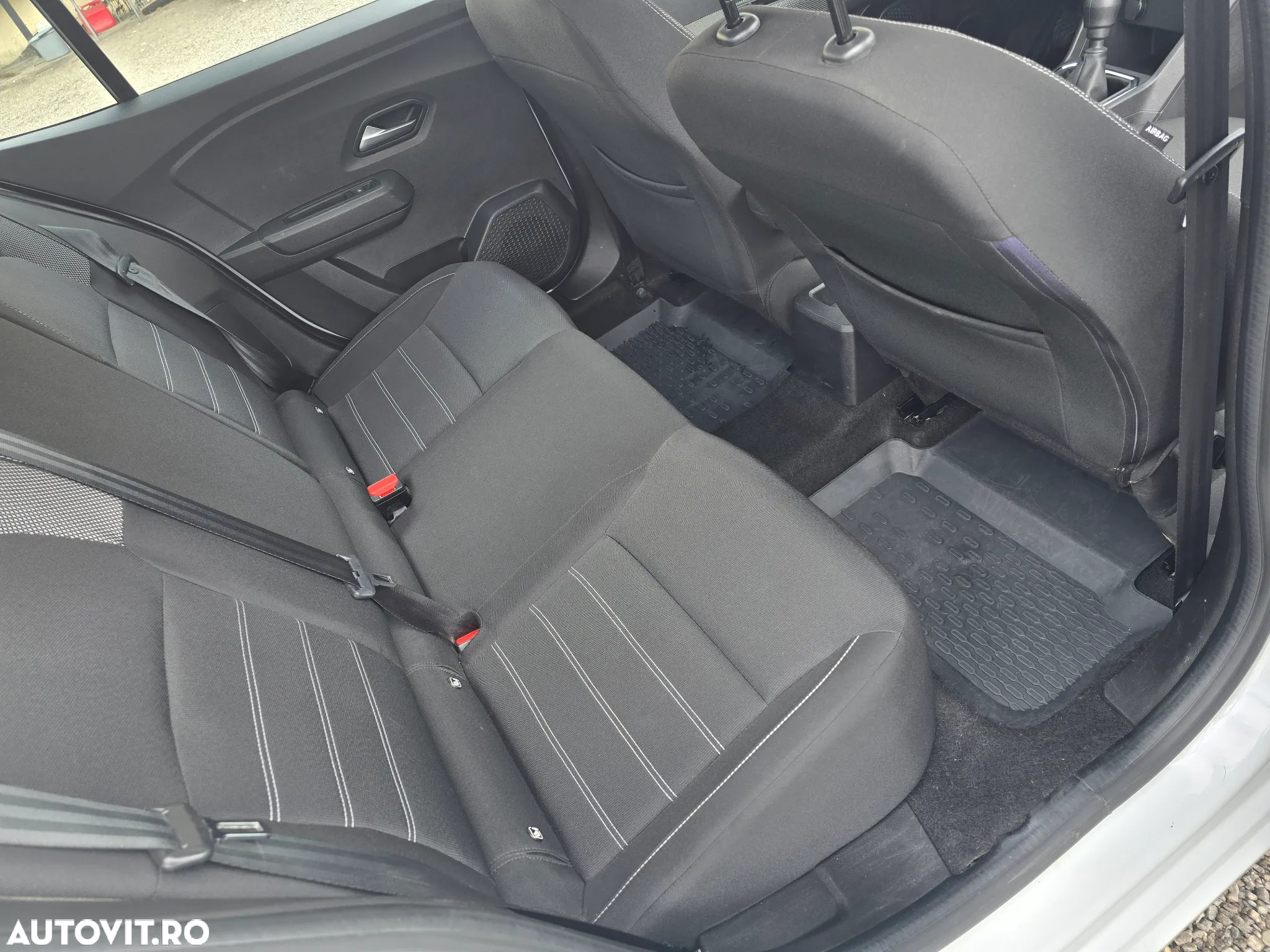 Dacia Logan TCe 90 MT6 Comfort - 10