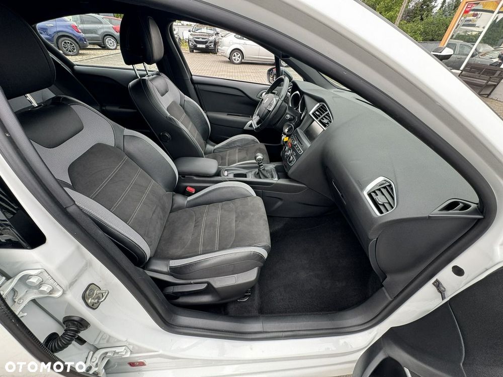 DS Automobiles DS 4 - 24