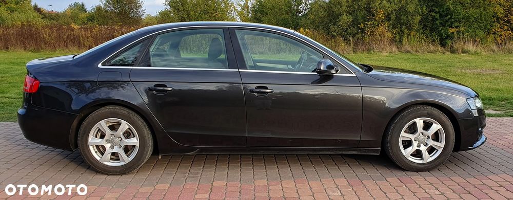 Audi A4 Limousine - 14