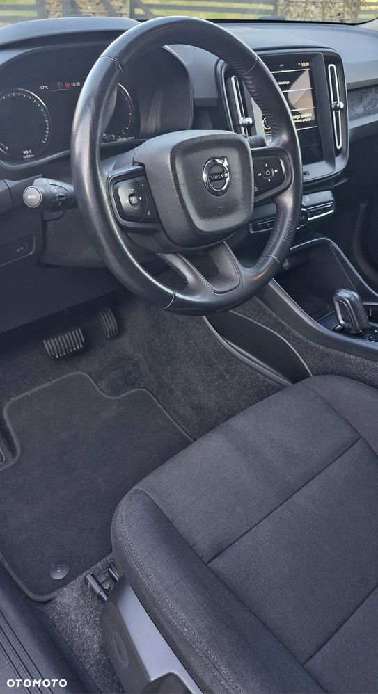 Volvo XC 40 T3 Momentum - 4